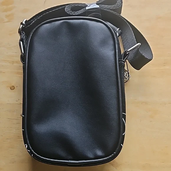 DISNEY NIGHTMARE BEFORE CHRISTMAS CELLPHONE BAG - Picture 7 of 12